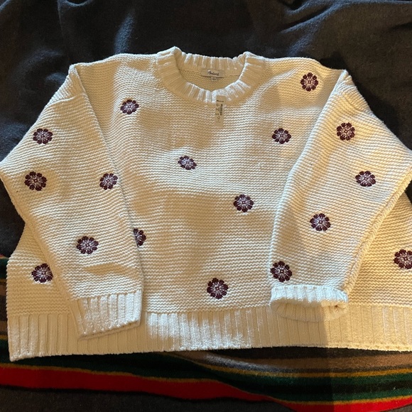 Madewell Sweaters - Madewell medallion embroidered pullover sweater